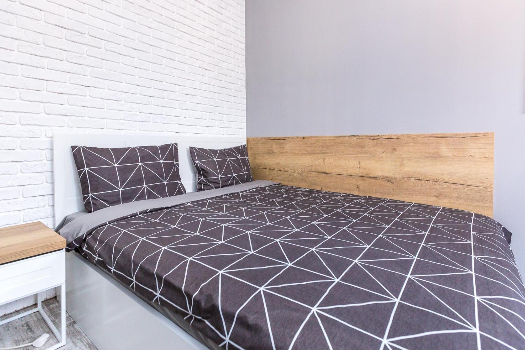 нова студія біля ж/д вокзалу на вул. городоцькій Apartment *